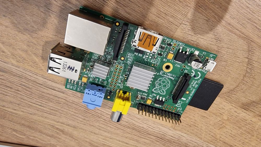 Raspberry Pi model B + zasilacz