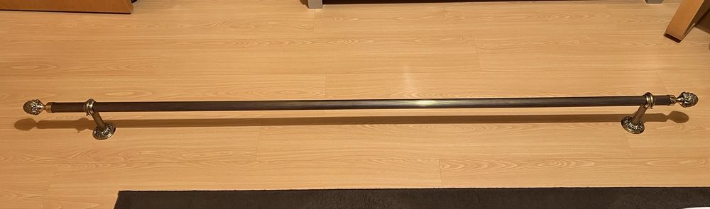Varão para cortinado em latão