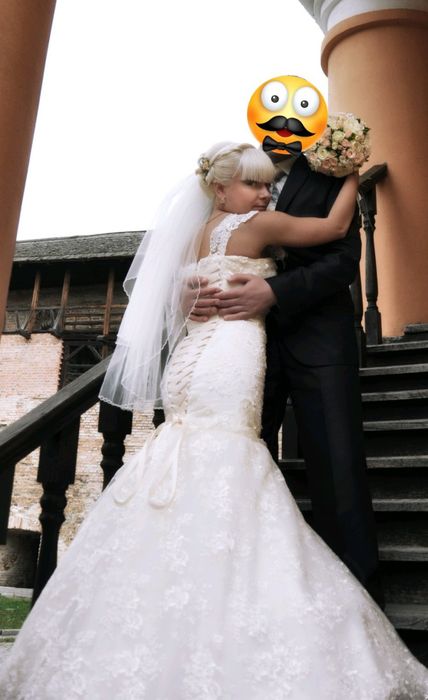 Вишукана весільна сукня