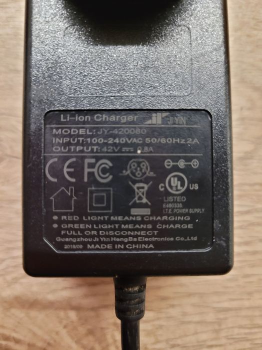 Ładowarka, zasilacz hoverboard 42V 0,8 A zasilacz deski elektrycznej