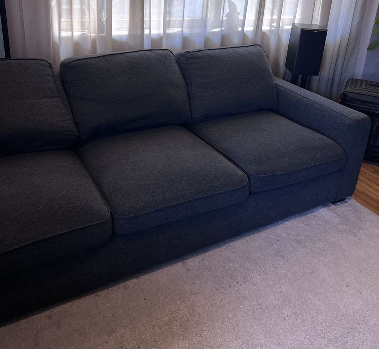 Sofá  2,40mts x 95cm. Como novo. Kinda Home. Côr cinzento.