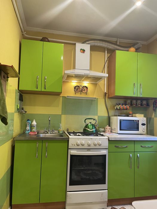 Здам подобово 2к квартиру на Кресі. СВІТЛО НЕ ВИМИКАЮТЬ!