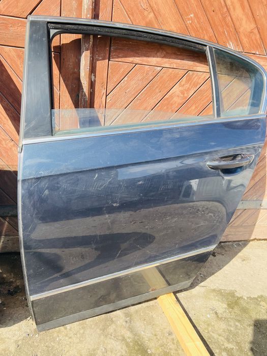 Двері задні  універсал VW Passat (B6)