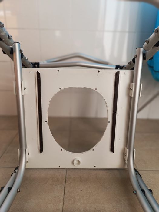 Cadeira Sanitária com rodas