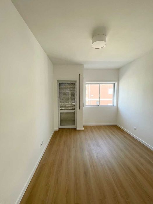 Apartamento luminoso e totalmente renovado, pronto a habitar.