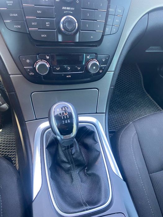 Продам машину Opel insignia 2010 р