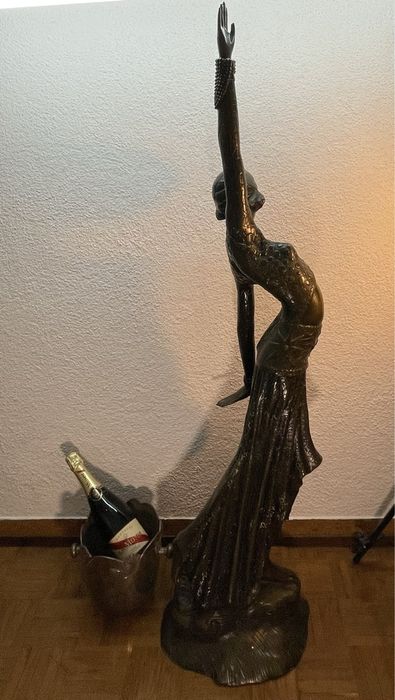 Replica em bronze de original de Demetre Haralamb Chiparus com 126 cm