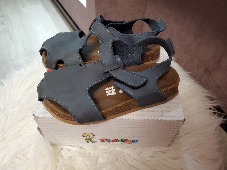 Продам детские босоножки на мальчика Toddler