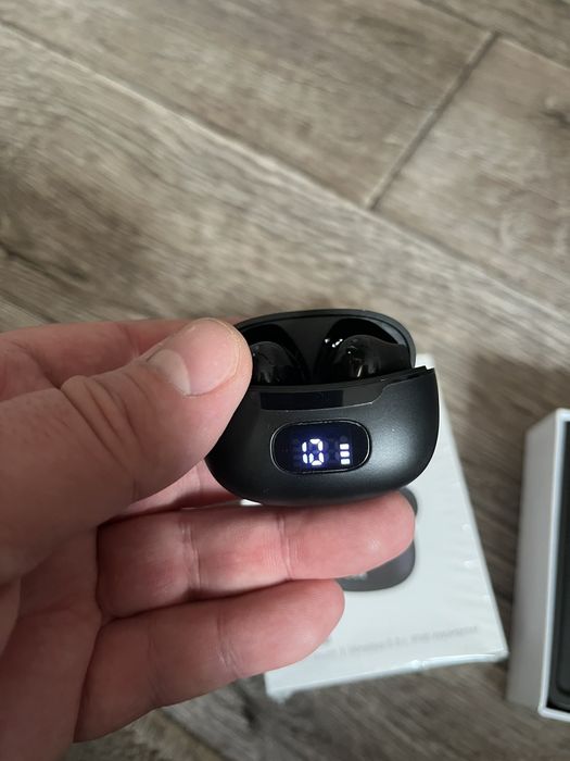 Бездротові навушники TWS