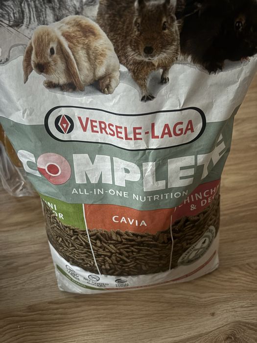 Karma versale laga dla swinek morskich