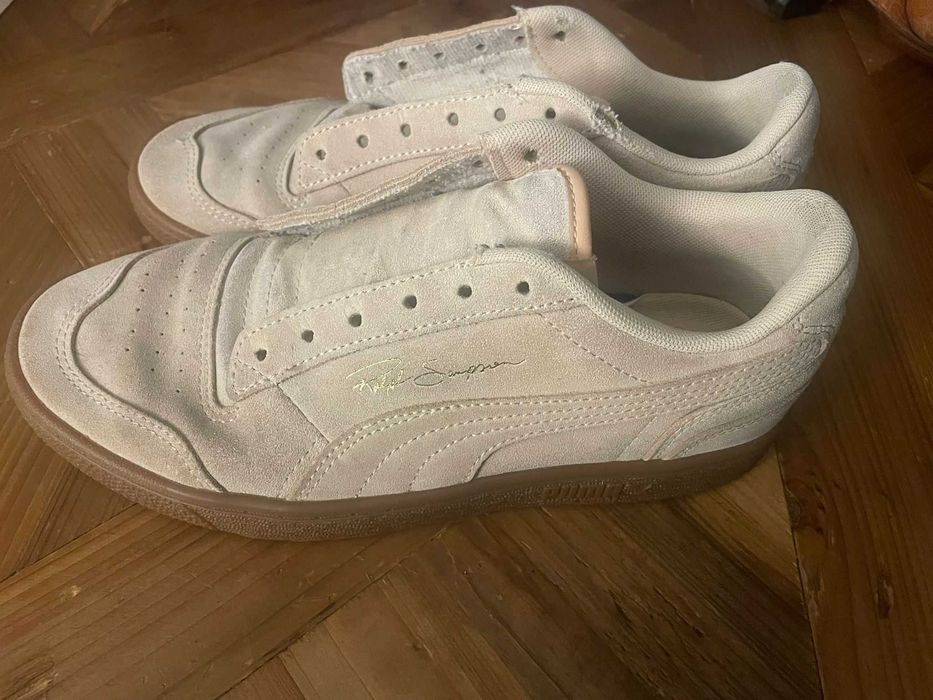 Sapatilhas Puma Ralph Sampson em camurça bege e sola de borracha castanha (s/ atacadores)