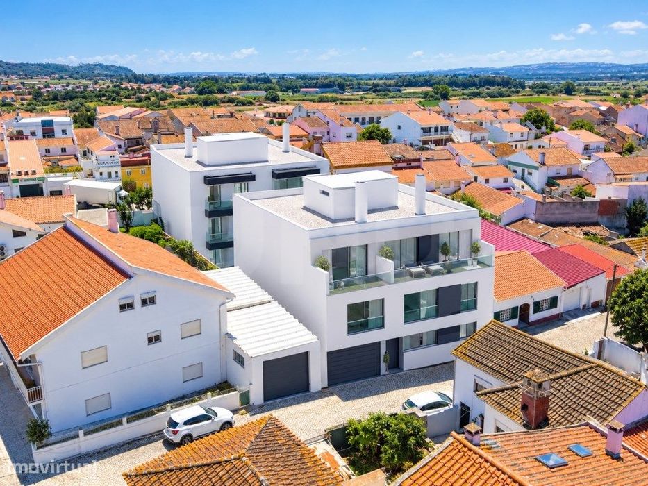 Apartamento T2, para venda, em Alfeizeirão , Alcobaça