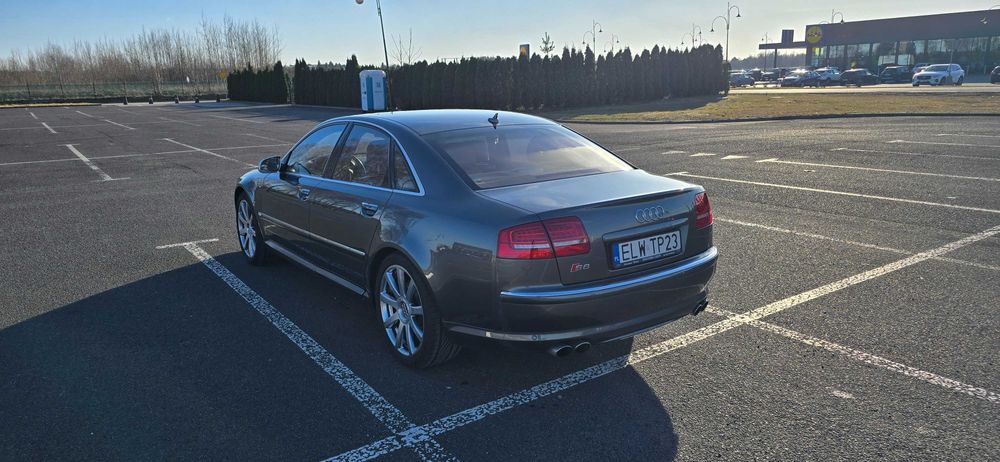 Audi S8 D3 5.2 V10