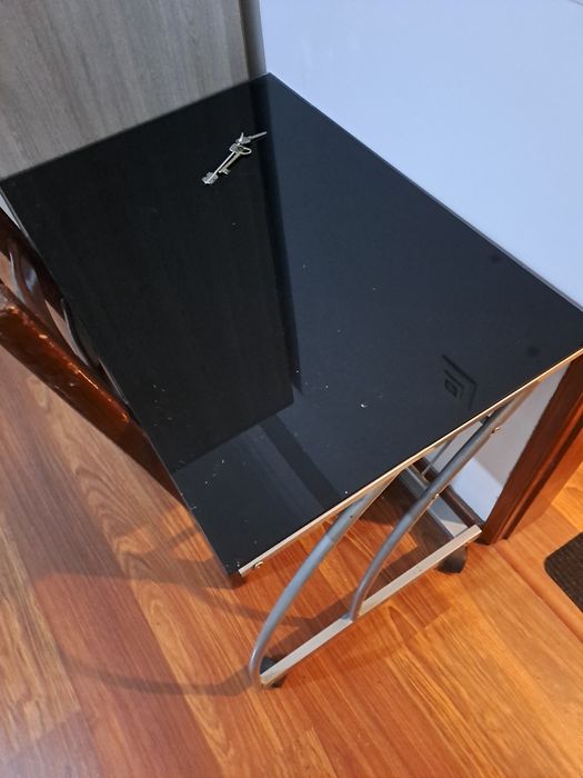 Vendo cama ,colchão, comudas,mesas cadeiras