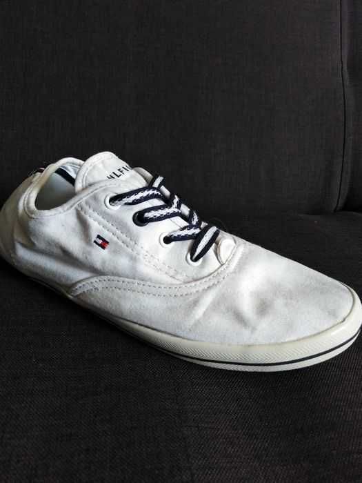 Tommy Hilfiger. Trampki damskie.