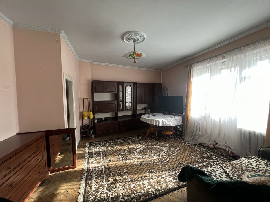 Продаж 2 км квартири у центрі міста