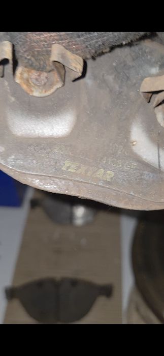 Тормозні диски з колодками BMW e60 e61 535d передні 35мм