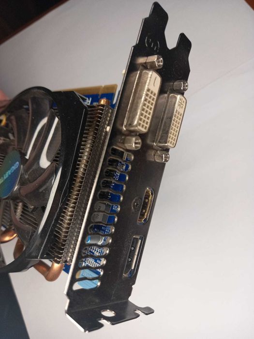 Placa gráfica GIGABYTE GeFORCE GTX 660 OC 2 GB GDDR5 PCI-E 3.0