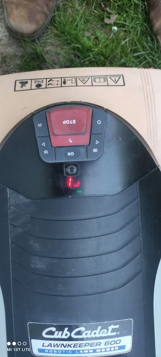 Robot koszący Cub Cadet.