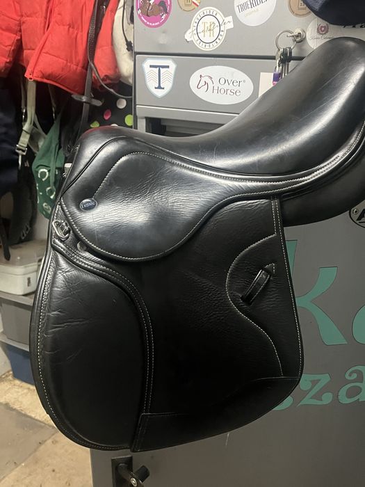 Siodło ikonic light 16’’czarne