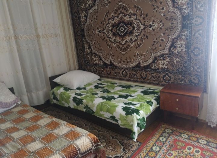 Оренда ліжко-місця в кімнаті. Вул. Соборна. Центр