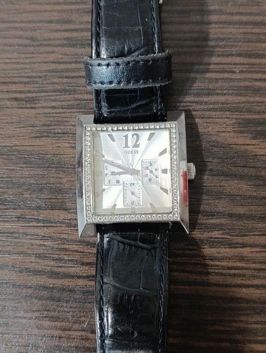 Годинник жіночий Guess