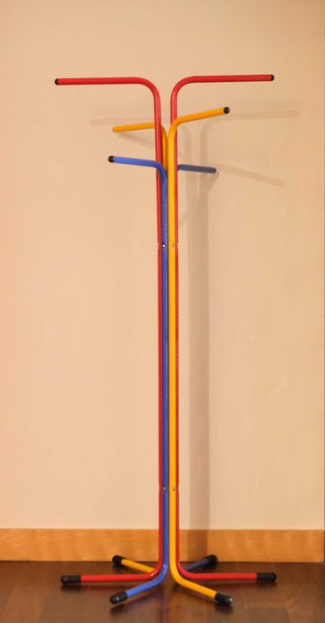 Bengaleiro Plagg Ikea - Estilo Memphis