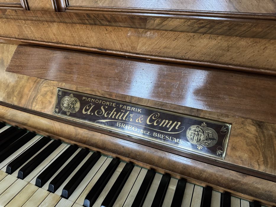 Pianino pianoforte-fabrik Brieg,bez.Breslau.
