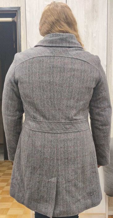 Płaszcz damski Esprit – 60% wełny – klasyczny, ciepły