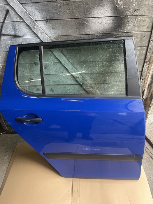 Drzwi tylne prawe Fabia II kolor 4590