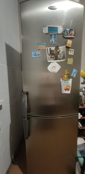 Продам холодильник Whirlpool