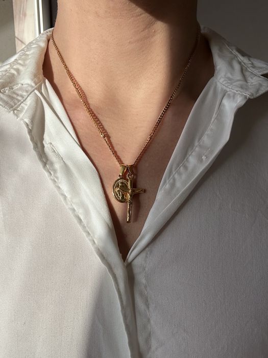 Colar dois pingentes cruz  maria e jesus