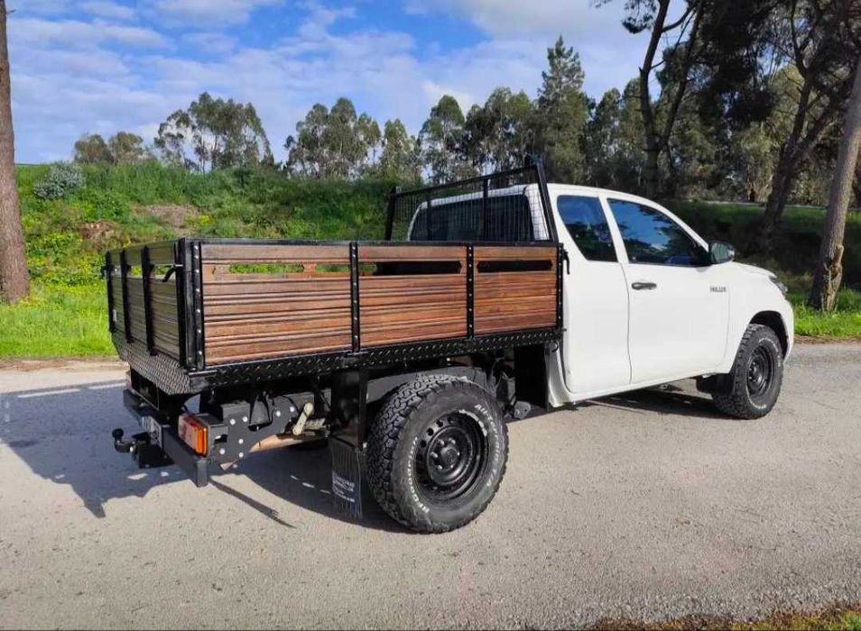Toyota Hilux 4×4 2.4 D-4D
