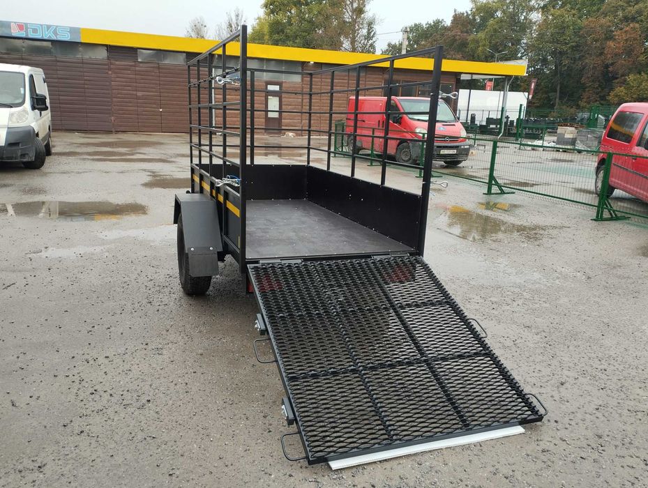 Причіп для перевезення тварин, телят, свиней, худоби, скотовіз