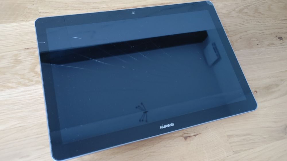 Huawei T5 AGS2-L09 10 cali 16GB 2GB RAM + karta 8GB i etui dla dziecka