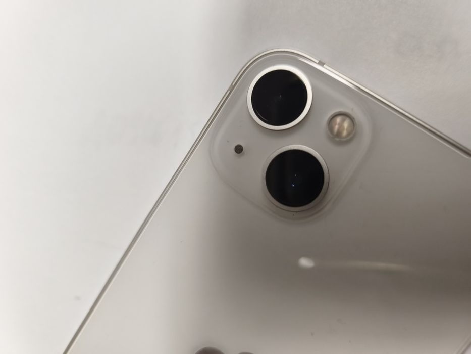 iPhone 13 biały zadbany