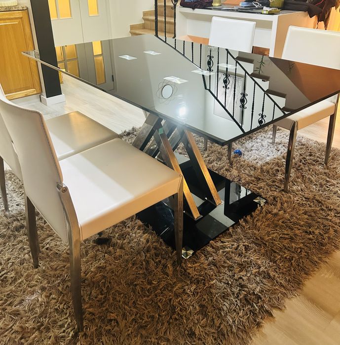 Conjunto ( Mesa + 4 Cadeiras + Carpete )