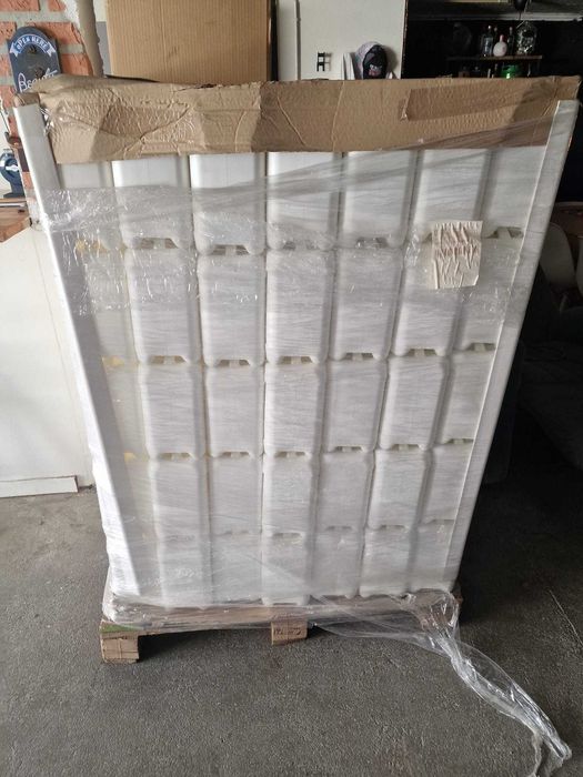 Vendo lote de 75 Bidons Semi Novos de 5 Litros.