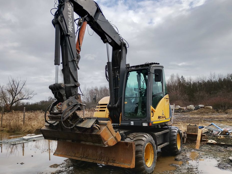 Usługi koparką kołową | Usługi sprzętowe