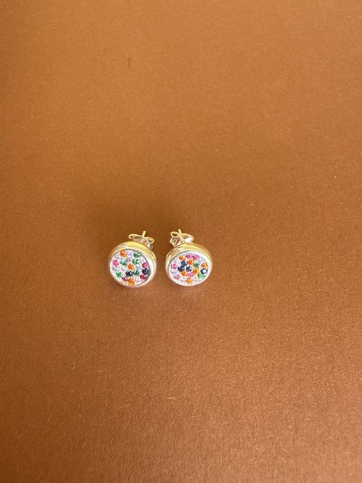 Brinco banhado a prata com pedras coloridas de zirconia