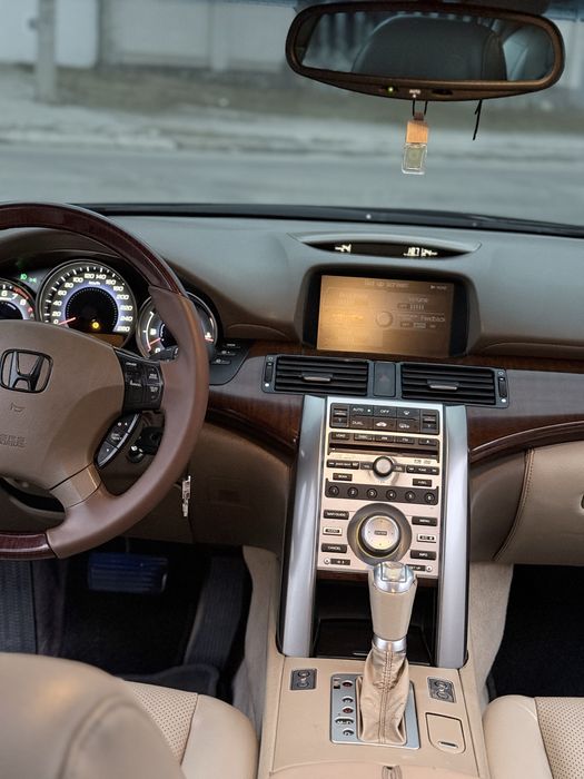 Продам Honda Legend