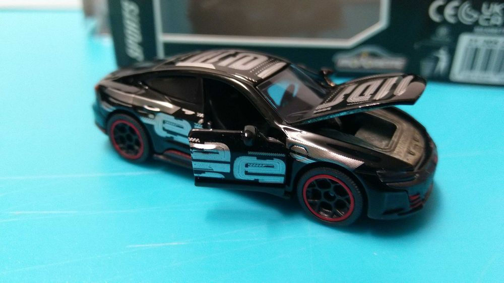 Audi RS e-tron GT (2024) - Miniatura escala 1/63 Majorette Sports Cars