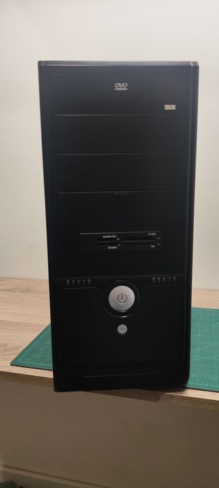 Desktop / Torre Computador + Monitor