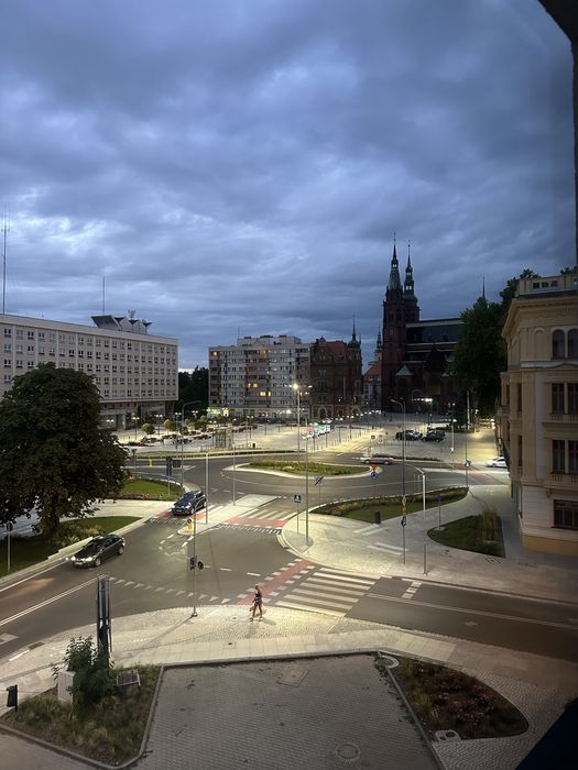 Sprzedam dwupokojowe mieszkanie z klimatyzacją scisle centrum Legnicy