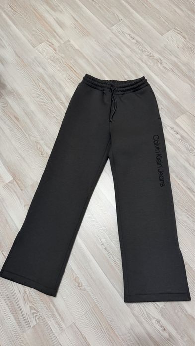 штани сірі Calvin Klein s