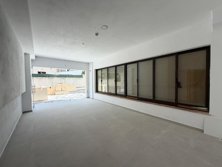 Algarve/ Praia da Rocha- Commerical35m2