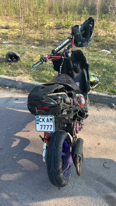 Продам мопед Yamaha Aerox 2t