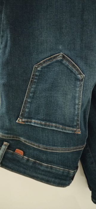 Jeansy Skinny Massimo Dutti xs z dziurami na kolanach