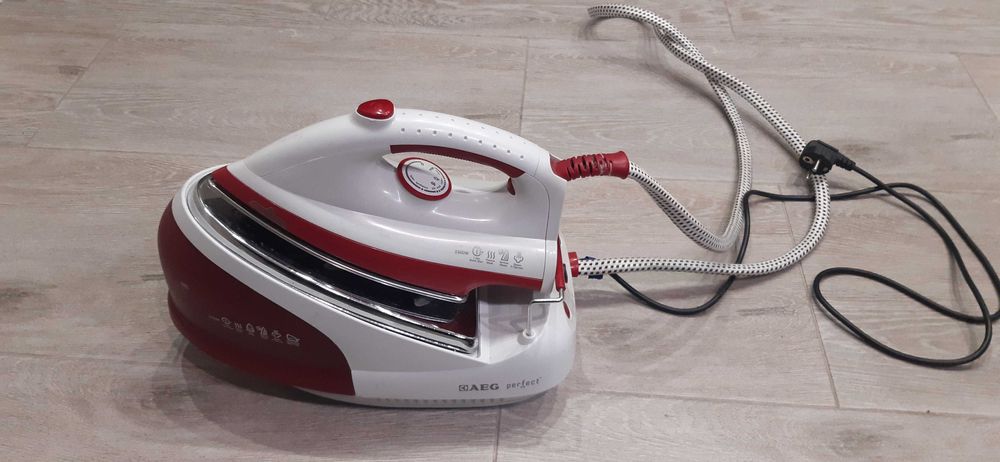 УТЮГ ПАРОВОЙ.паровой утюг