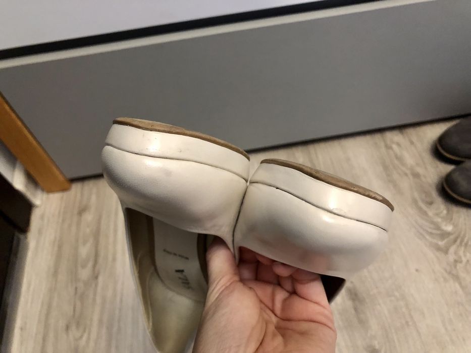 Sala kremowe czółenka 39 szpilki skóra naturalna